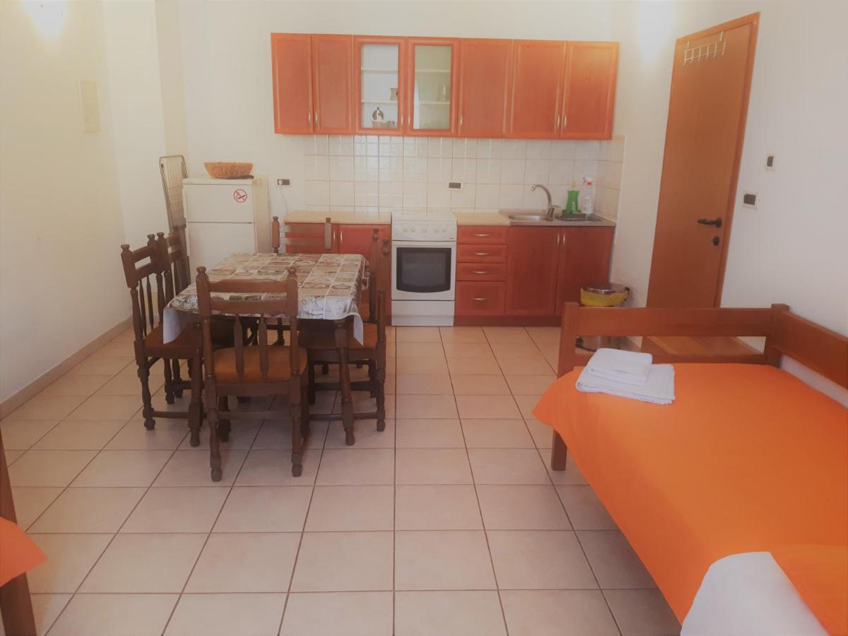 Apartments Barbara Gregovica Пула Екстер'єр фото
