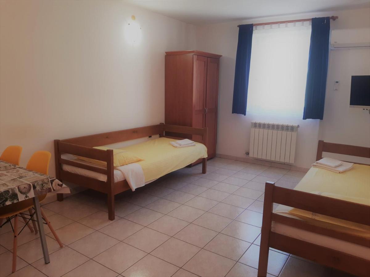 Apartments Barbara Gregovica Пула Екстер'єр фото